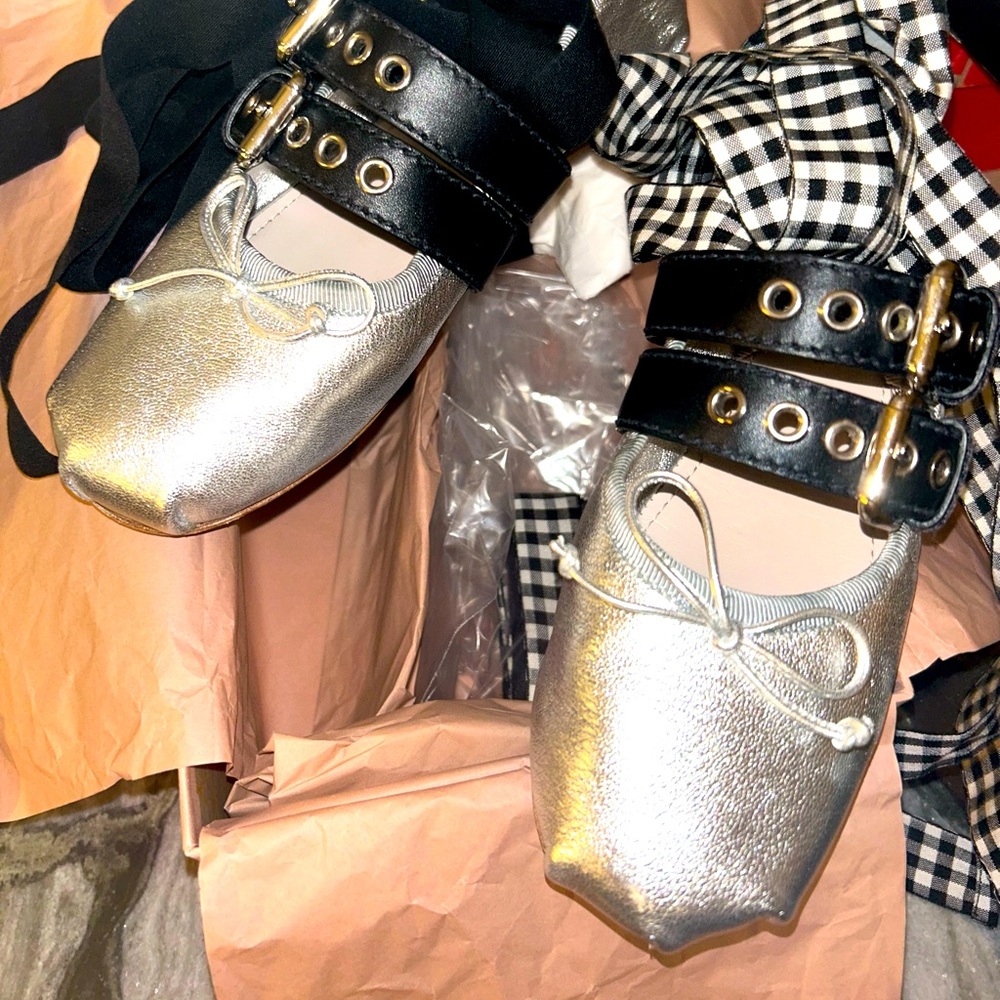 MIU MIU tie up flats